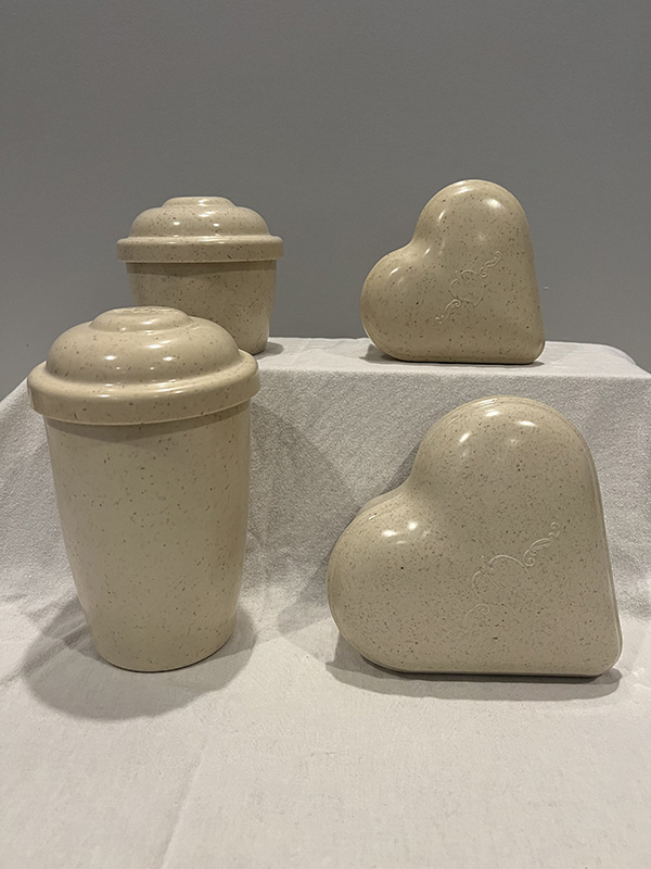 Biodegradable Urns In Standard And Heart Shapes